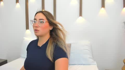 Snapshot of antonella_cutie_ chatting on 02.28.25 A N T O N E L L A online show from 02.28.25