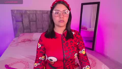 Snapshot of antonella_hot_x chatting on 11.13.25 Antonella online show from 11.13.25