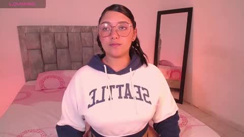 Snapshot of antonella_hot_x chatting on 11.15.25 Antonella online show from 11.15.25