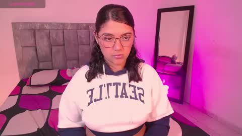 Snapshot of antonella_hot_x chatting on 11.28.25 Antonella online show from 11.28.25