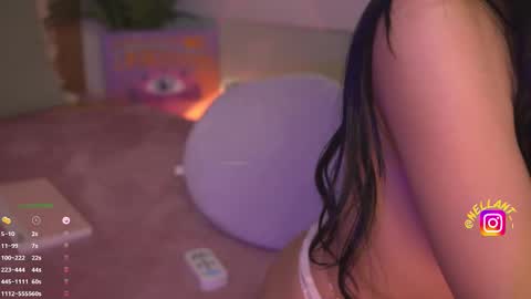 Snapshot of antonella_maitt chatting on 02.19.25 Nell. online show from 02.19.25