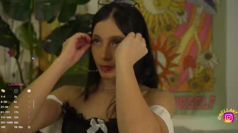 Snapshot of antonella_maitt chatting on 09.25.25 Nell. online show from 09.25.25