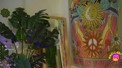 Snapshot of antonella_maitt chatting on 10.06.25 Nell. online show from 10.06.25