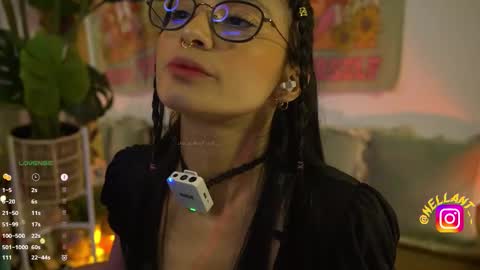 Nell. online show from 11.08.25