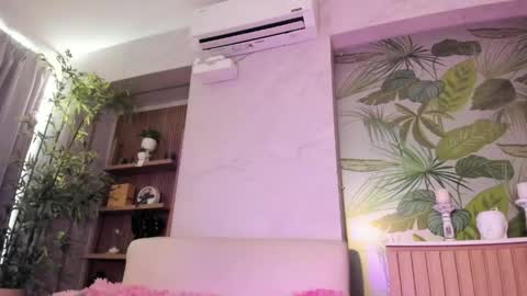Snapshot of antonella_rossi24 chatting on 05.22.26 Antonella Rossi online show from 05.22.26