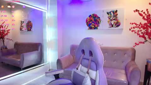 Snapshot of antonella_wiild chatting on 06.13.26 Antonella online show from 06.13.26