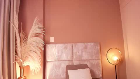 Snapshot of antonellahall_ chatting on 03.04.26 AntonellaHall online show from 03.04.26