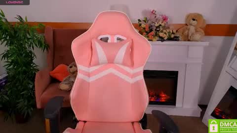 Snapshot of antonia_ferrero chatting on 11.18.25 antonia_ferrero online show from 11.18.25