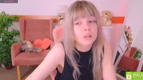 Snapshot of antonia_ferrero chatting on 11.23.25 antonia_ferrero online show from 11.23.25