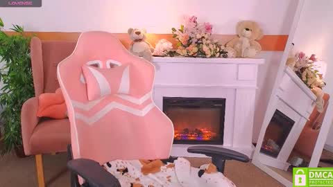 Snapshot of antonia_ferrero chatting on 11.29.25 antonia_ferrero online show from 11.29.25