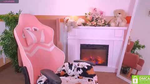 Snapshot of antonia_ferrero chatting on 12.05.25 antonia_ferrero online show from 12.05.25