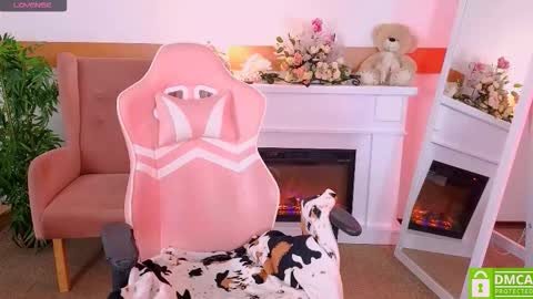 Snapshot of antonia_ferrero chatting on 12.14.25 antonia_ferrero online show from 12.14.25