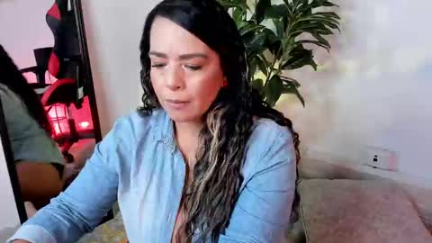 Antonia online show from 02.04.25