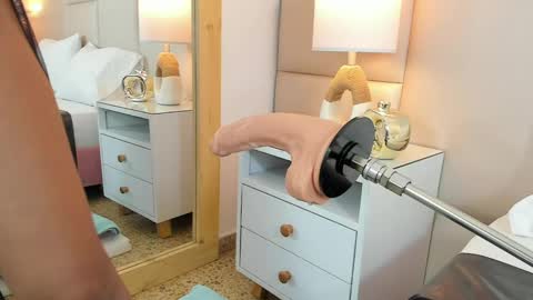 Antonia online show from 03.05.25