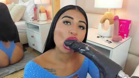 Antonia online show from 04.15.26