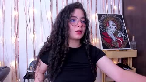 Snapshot of antoniart_ chatting on 01.16.25 Antonia online show from 01.16.25