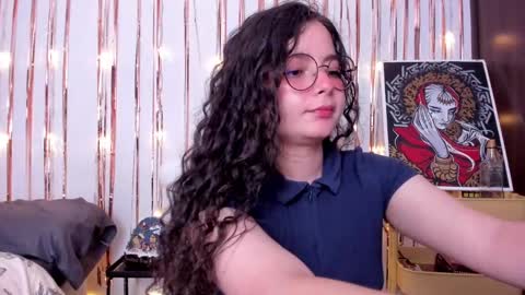 Snapshot of antoniart_ chatting on 01.24.25 Antonia online show from 01.24.25