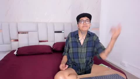 Snapshot of antony_d_ossa chatting on 04.20.26 antony_d_ossa online show from 04.20.26