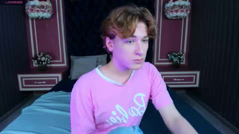 Snapshot of antonylewis chatting on 11.01.25 YummyTony online show from 11.01.25