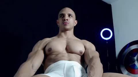 Instagram miguelangel1802  online show from 02.10.25