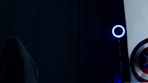 Instagram miguelangel1802  online show from 02.13.25