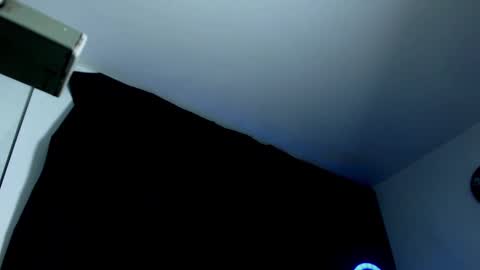 Instagram miguelangel1802  online show from 03.10.25