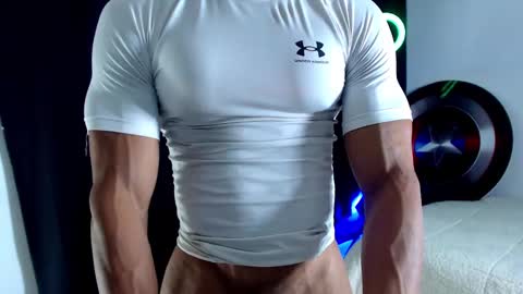 Instagram miguelangel1802  online show from 09.30.25