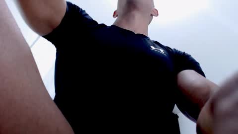 Instagram miguelangel1802  online show from 04.15.26