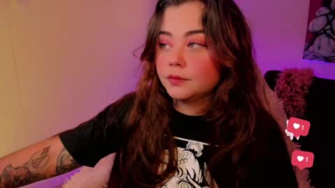   Independent model  online show from 12.03.24