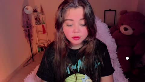   Independent model  online show from 01.13.25