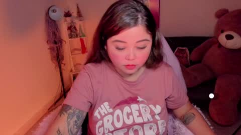   Independent model  online show from 01.22.25