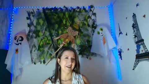 Snapshot of any_mour chatting on 10.28.25 any mour online show from 10.28.25