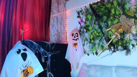 Snapshot of any_mour chatting on 10.29.25 any mour online show from 10.29.25