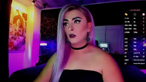 Snapshot of any_sophia chatting on 11.11.25 MissSophiaSpecter online show from 11.11.25