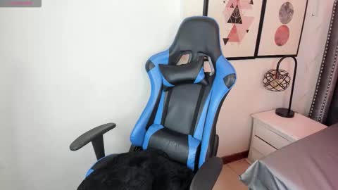 Snapshot of anya_belth chatting on 11.20.25 anya_belth online show from 11.20.25