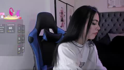 Snapshot of anya_belth chatting on 12.01.25 anya_belth online show from 12.01.25