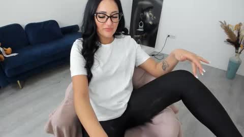 Anya online show from 03.19.26