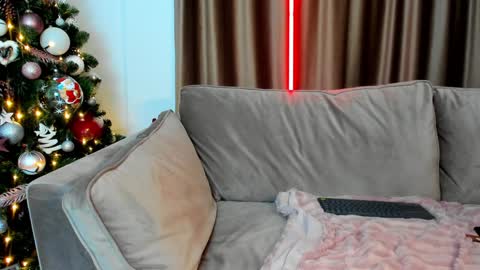 Snapshot of anyabrunette chatting on 12.09.24 anyabrunette online show from 12.09.24