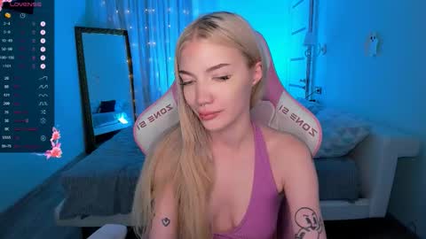 Anya online show from 11.11.25