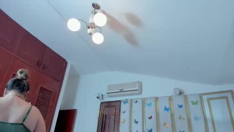 Anyela  online show from 11.10.25