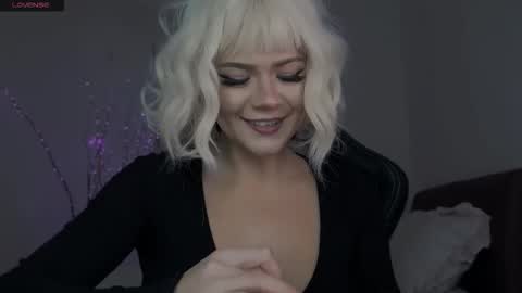 Snapshot of anykitty chatting on 11.27.25 Anykitty online show from 11.27.25