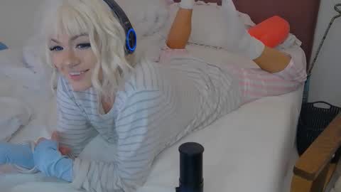 Snapshot of anykitty chatting on 12.04.25 Anykitty online show from 12.04.25