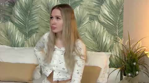 Snapshot of anyslim chatting on 01.06.26 AnySlim online show from 01.06.26