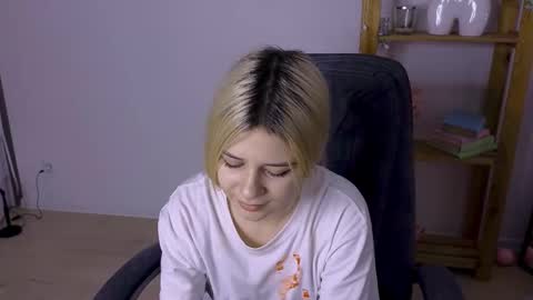 ApheliaStar online show from 11.14.25