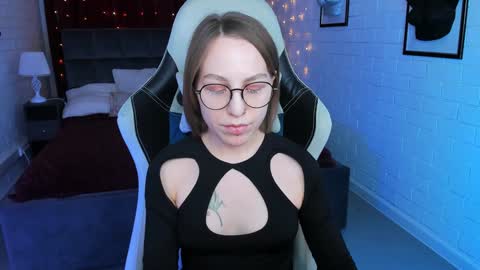 APHEX QUEEN online show from 01.12.25