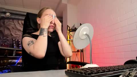 APHEX QUEEN online show from 09.12.25