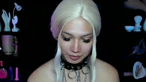 Snapshot of aphr0dite_x chatting on 02.24.25 Roman Goddess online show from 02.24.25