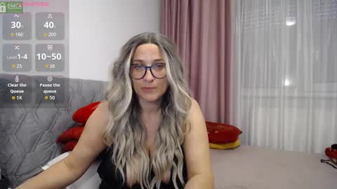 Snapshot of aphrodite32 chatting on 11.17.25 Sarah online show from 11.17.25