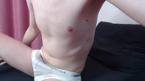 Snapshot of apofis_boy chatting on 10.25.25 Apofis online show from 10.25.25