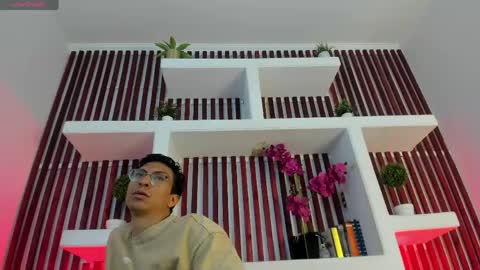 Snapshot of apolo_crus chatting on 05.17.26 apolo_crus online show from 05.17.26